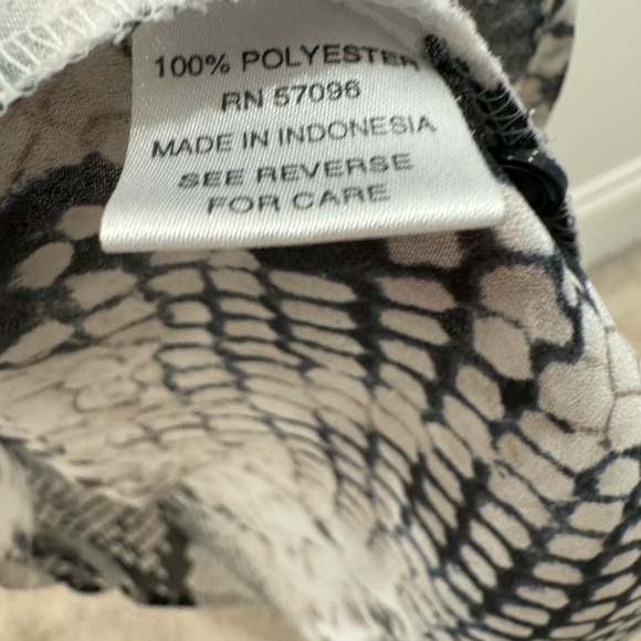 Nicola women’s small snakeskin blouse - Picture 7 of 8